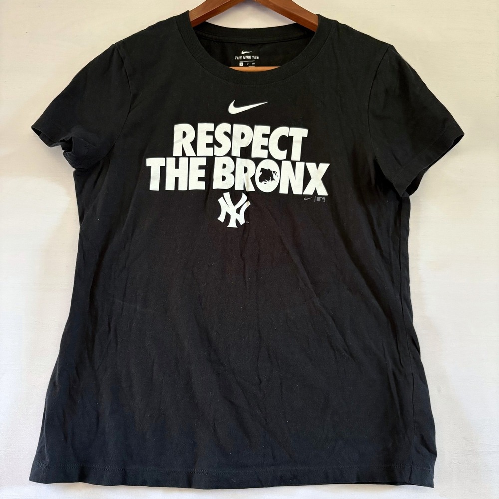 Nike‎ New York Yankees Respect The Bronx Graphic T-Shirt Black Womens Small NKAF